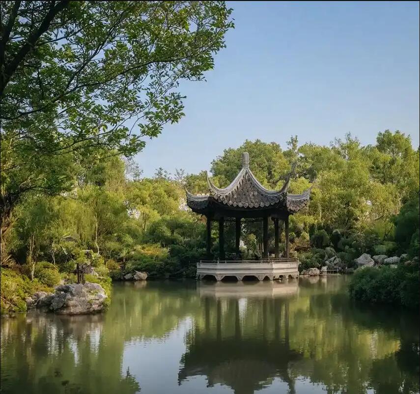 伊春逃离餐饮有限公司